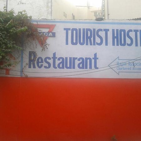 Radiant Ymca Tourist Hostel Varanasi Eksteriør billede